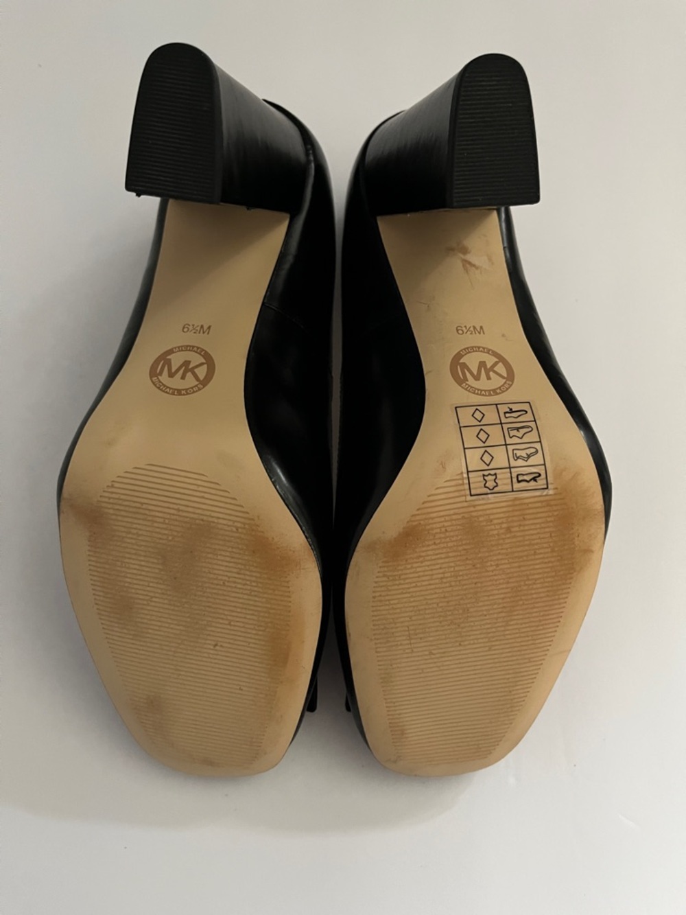 Michael Kors Gloria Kiltie Fringe Leather Pumps in Black with Gold-Tone Buckle - Picture 10 of 15